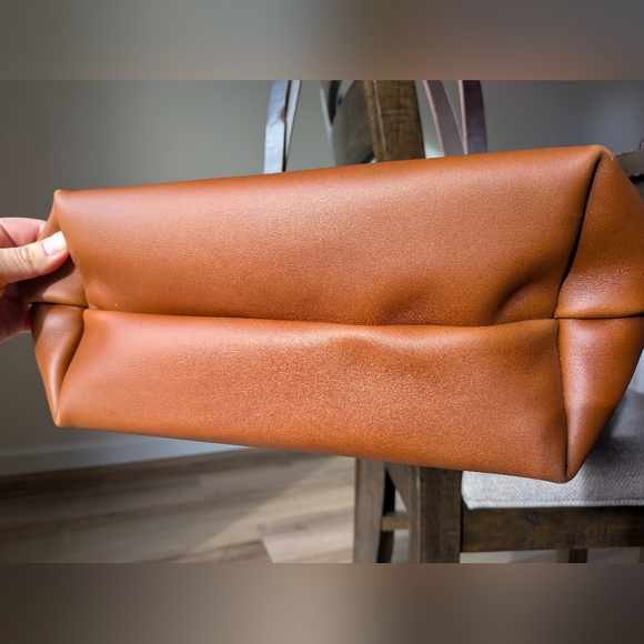 Portland Leather Honey Medium Classic Tote +Bonuses - Picture 4 of 14